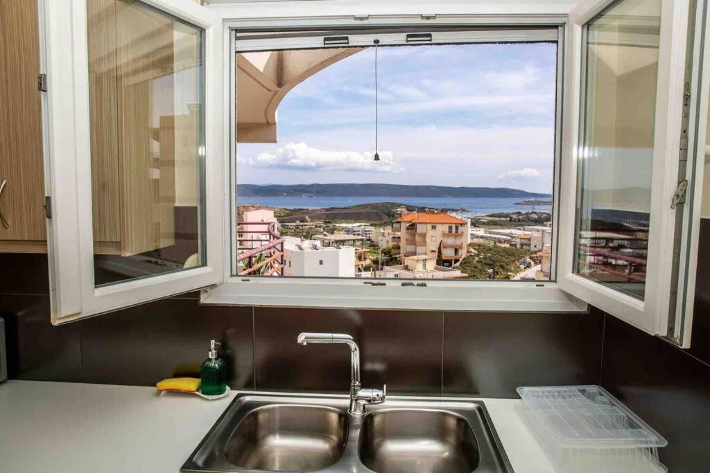 Lavrio Seaview 2Bdr Apt 4 Min Dive From The Sea Exterior photo